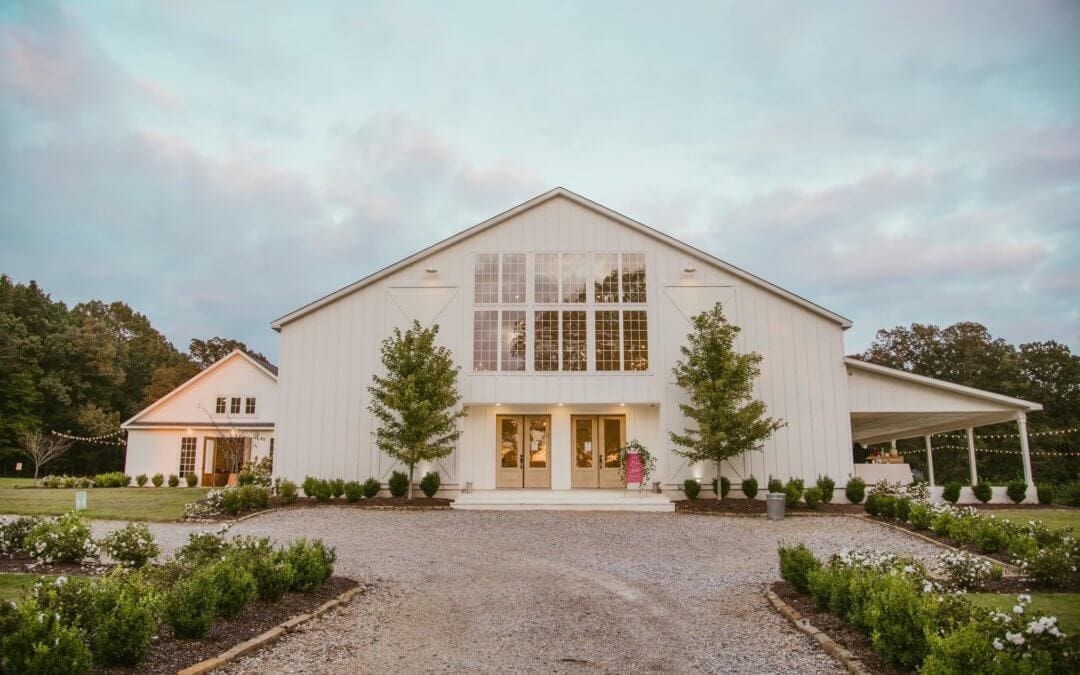 Cheerful Farmhouse Wedding at The Grandeur House in Little Rock, Arkansas